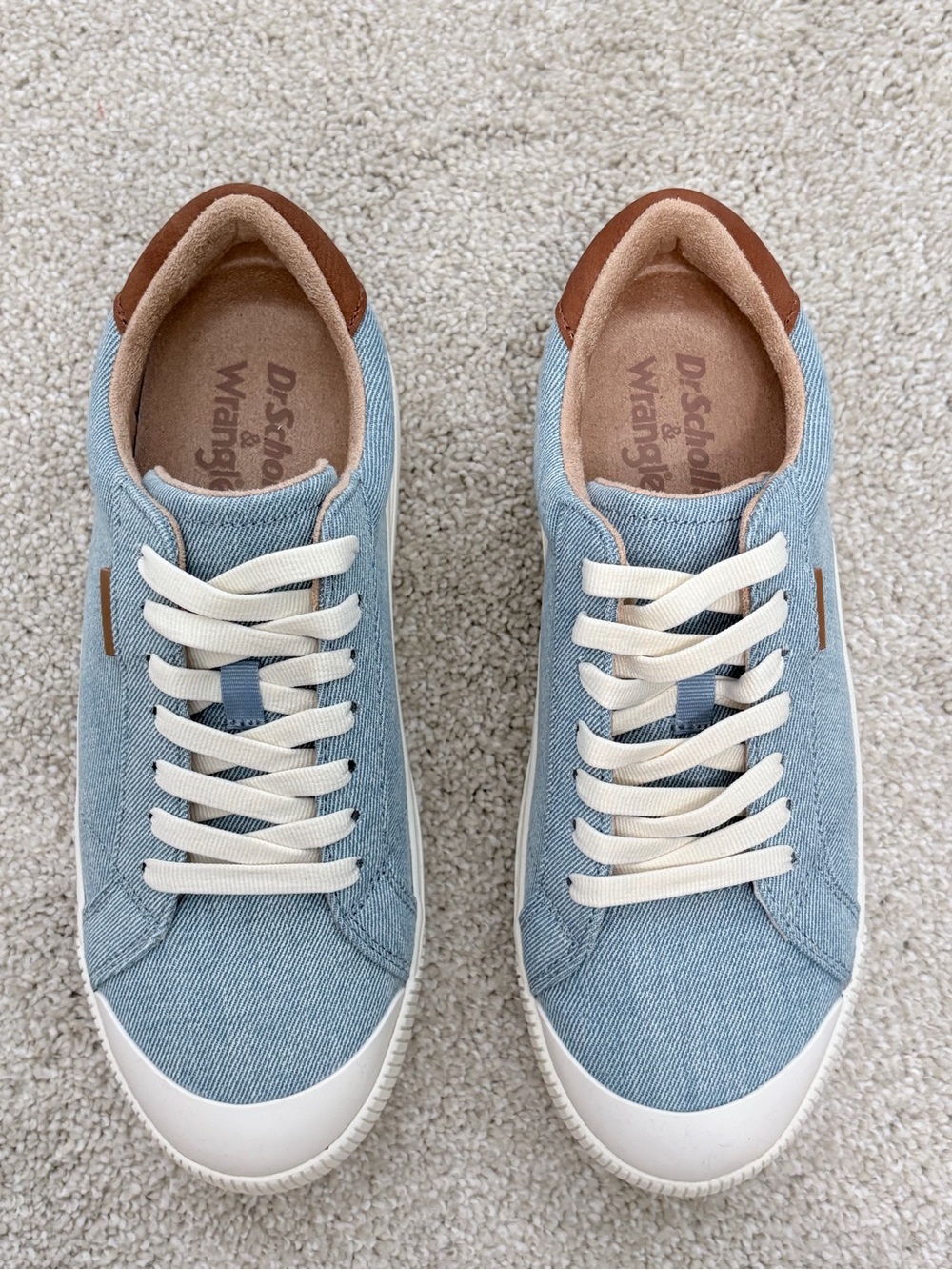 BRAND NEW Wrangler Light Blue Canvas Low-Top Sneakers with Cream Laces - Picture 2 of 10